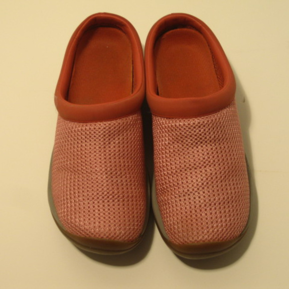 fabric clogs